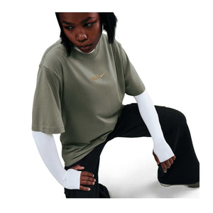 PUMAS W NK PEAK WRDMRK TEE L