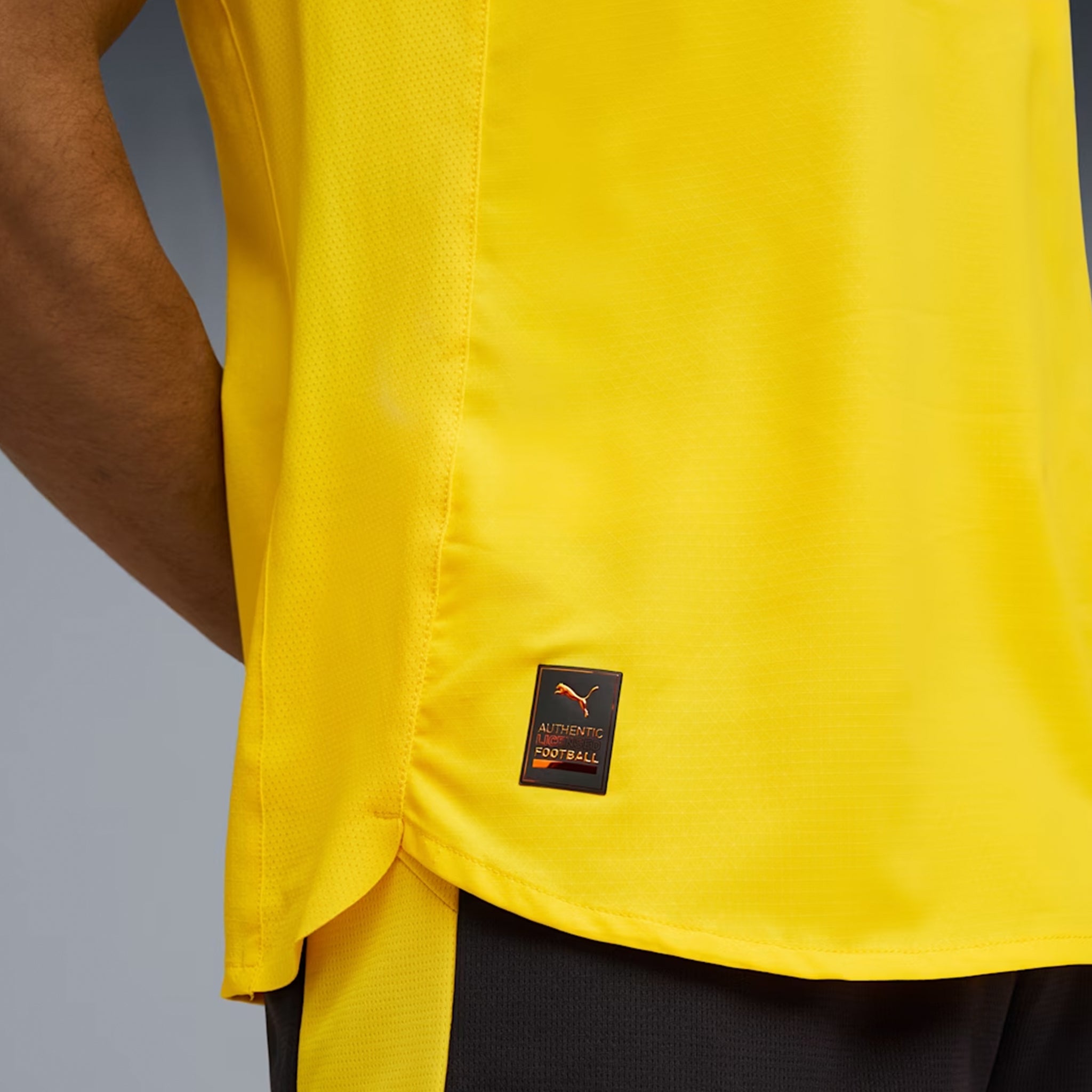 Puma Borussia Dortmund BVB Authentic Home 2025/26 Jersey L