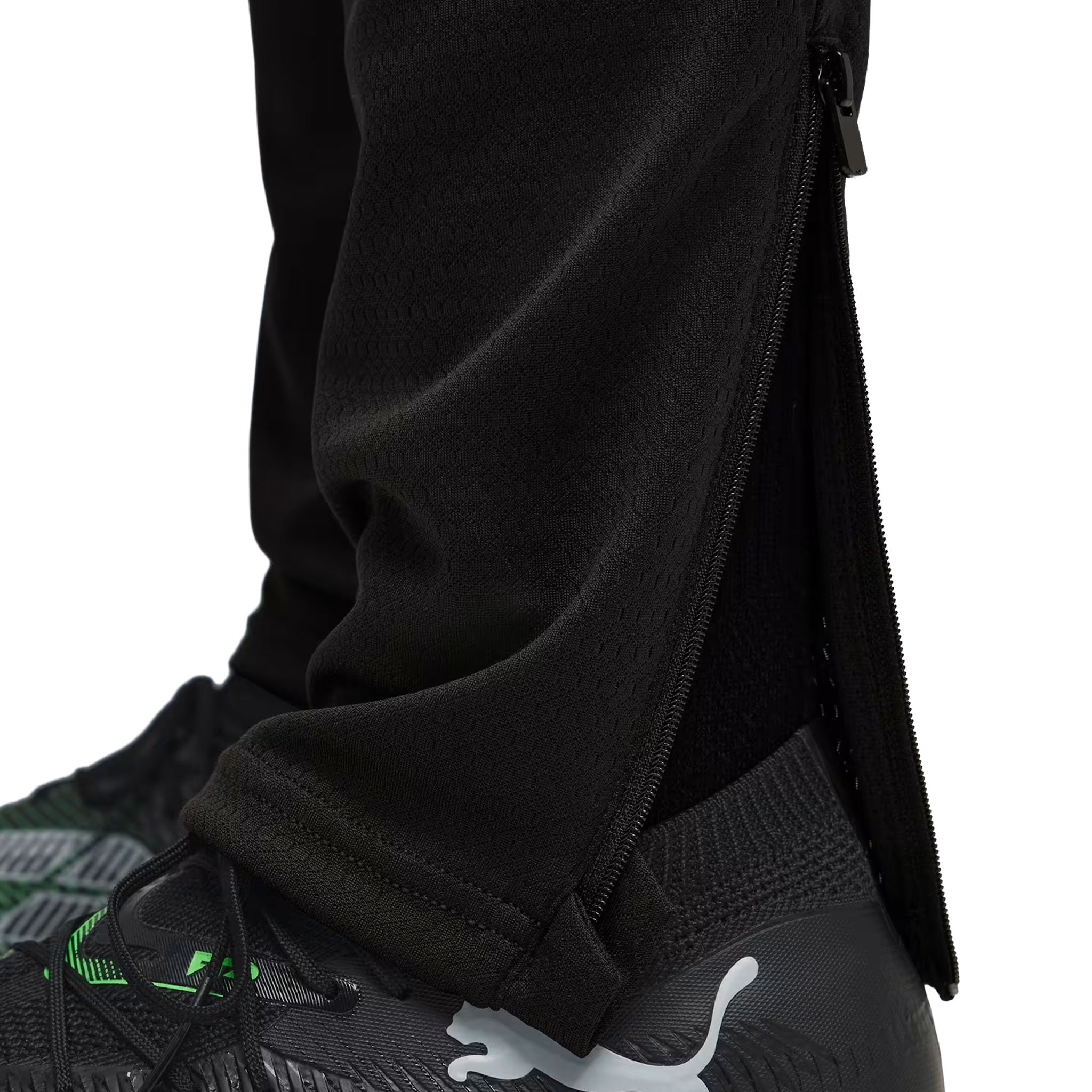 MCFC TRAINING PANTS W/ POCKETS , BLACK L
