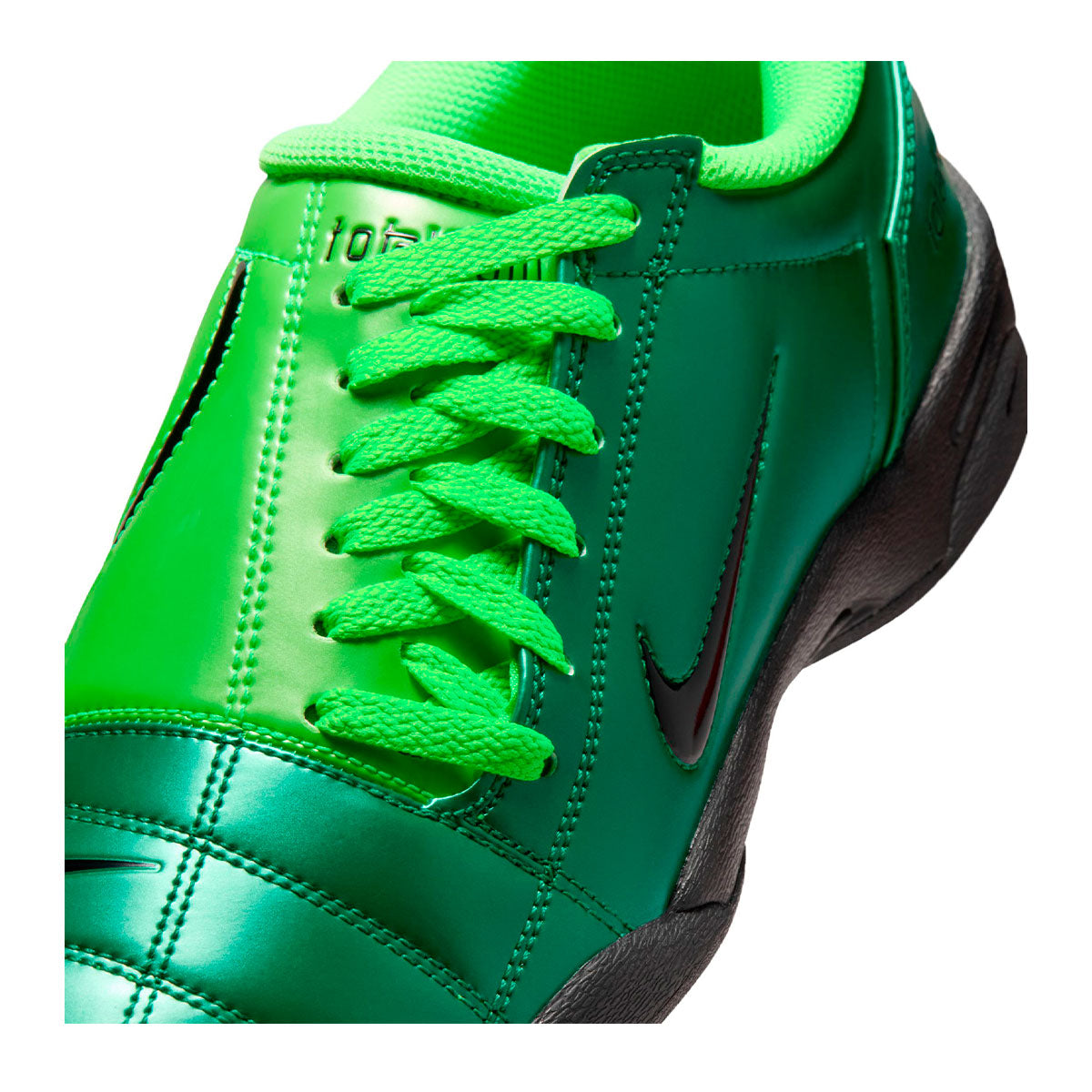NIKE TOTAL 90 10