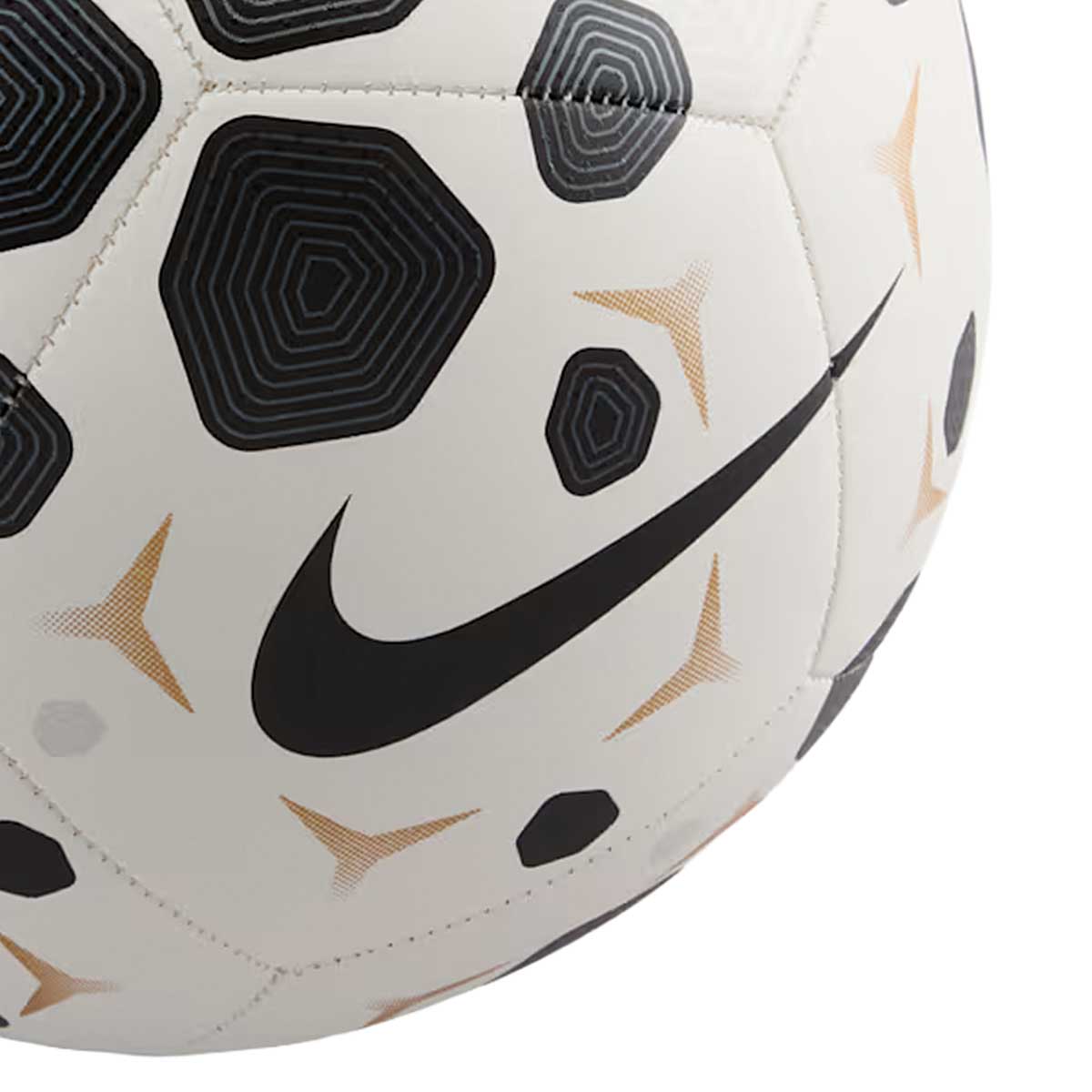 NIKE PITCH 3