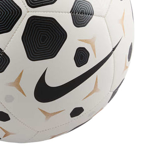 NIKE PITCH 3