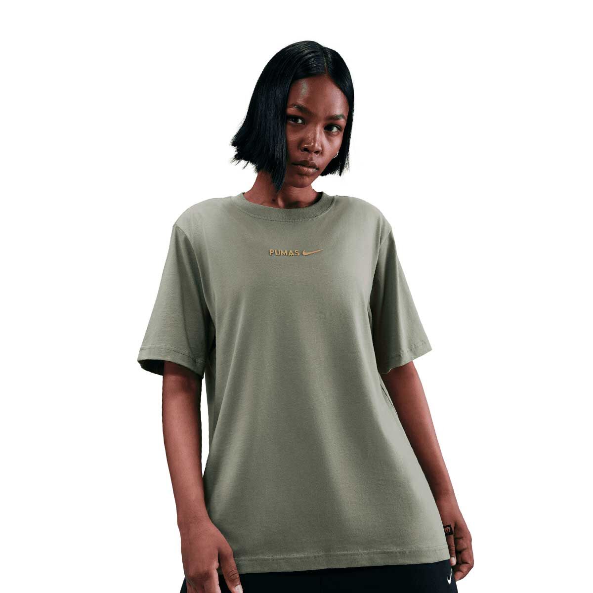 PUMAS W NK PEAK WRDMRK TEE L