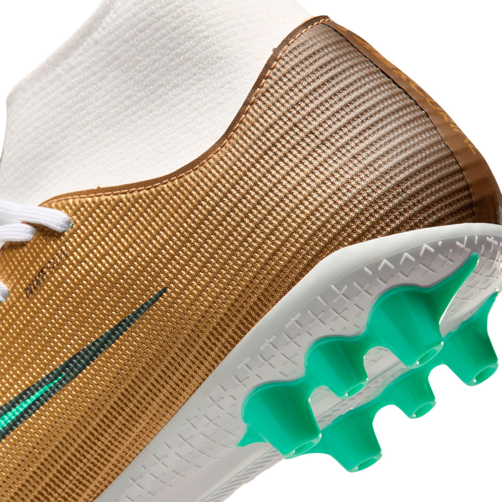 SUPERFLY 11 ACADEMY AG KM - 10/08 10